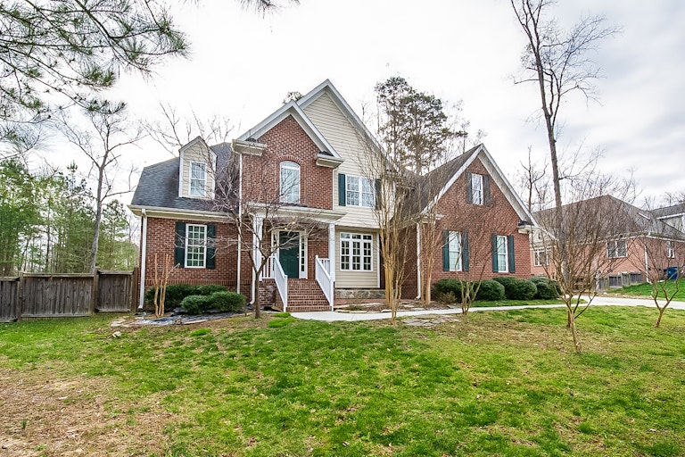 Photo 1 of 28 - 1804 Blackstone Dr, Durham, NC 27712