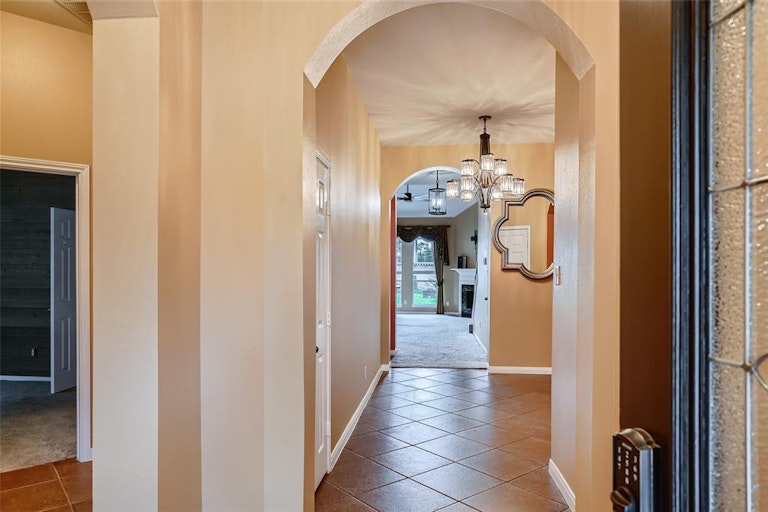 Photo 4 of 28 - 14903 Barton Grove Ln, Humble, TX 77396