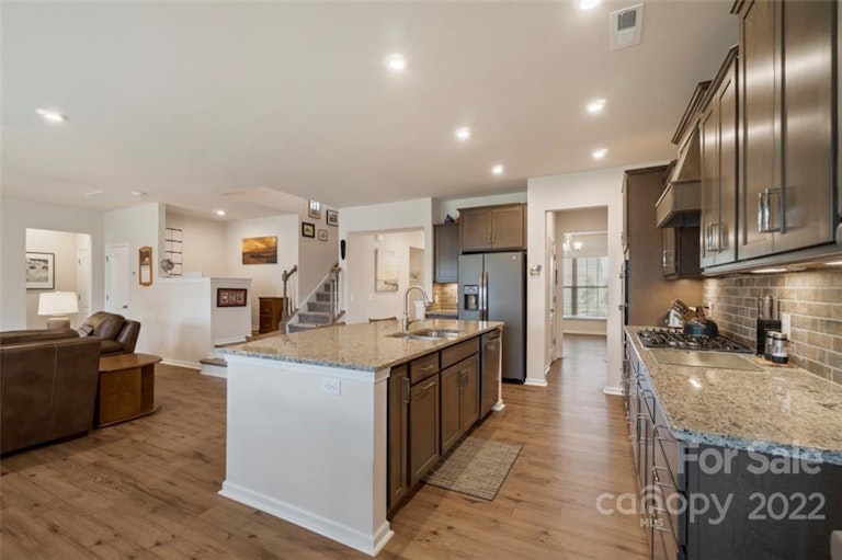 Photo 13 of 48 - 15003 Luna Dr, Charlotte, NC 28278