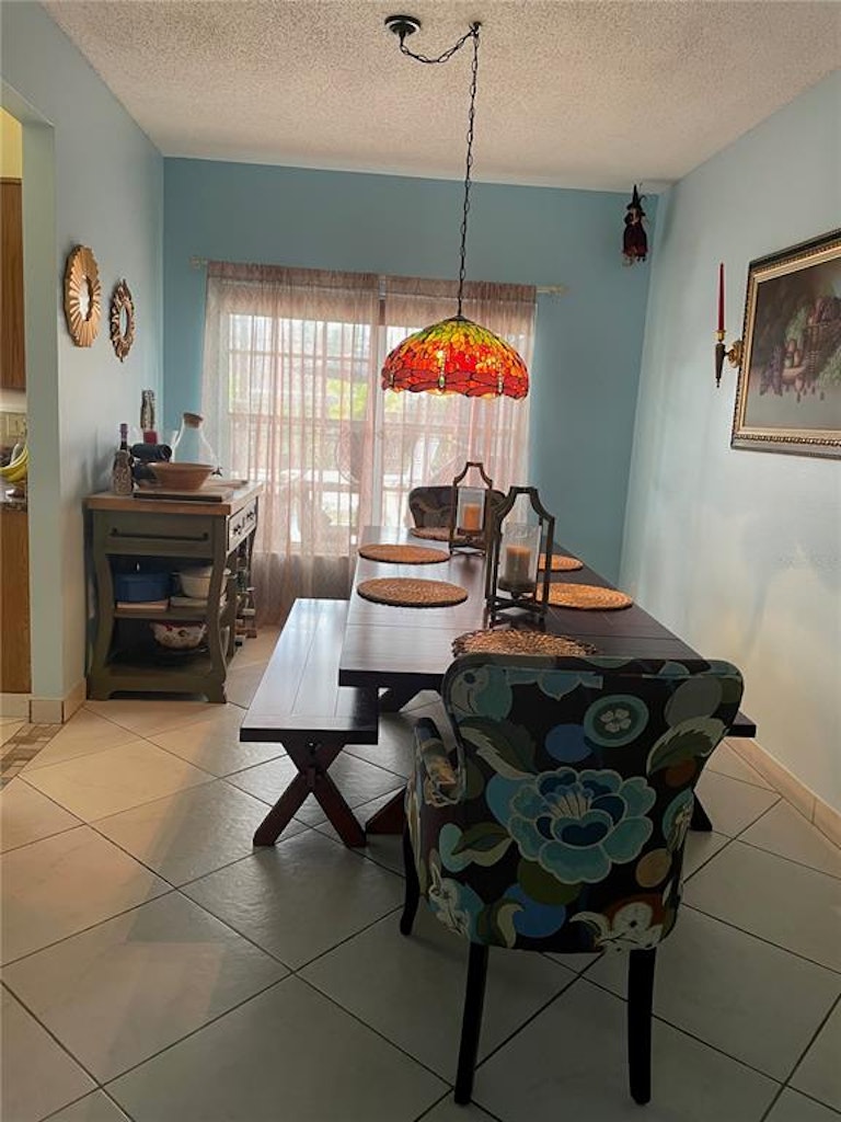 Photo 12 of 50 - 10521 Cherry Oak Cir, Orlando, FL 32817