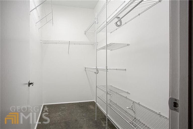 Photo 17 of 37 - 560 Dutch Valley Rd NE #2212, Atlanta, GA 30324