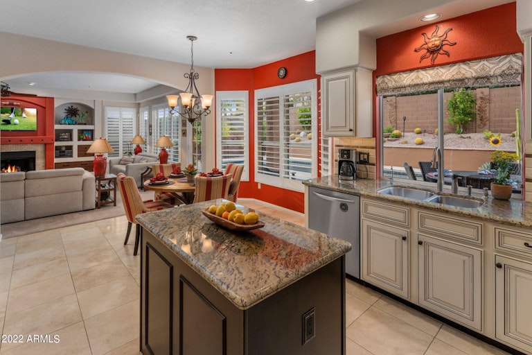 Photo 13 of 48 - 11100 E Greythorn Dr, Scottsdale, AZ 85262