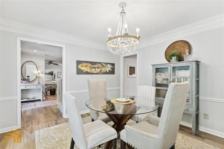 Photo 11 of 36 - 4345 Inverary Walk NE, Roswell, GA 30075