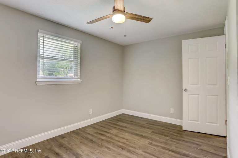 Photo 32 of 50 - 6919 Tampico Rd S, Jacksonville, FL 32244