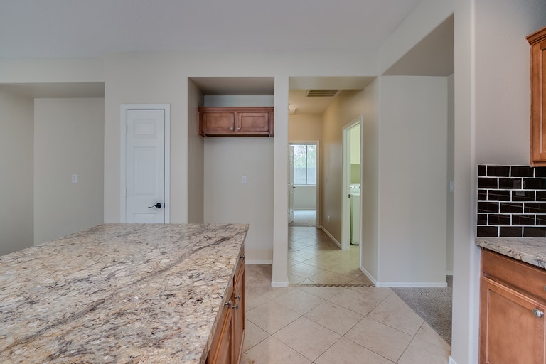 Photo 8 of 23 - 1612 W Kuralt Dr, Anthem, AZ 85086