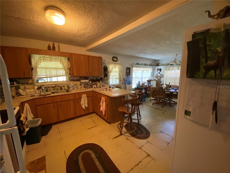 Photo 16 of 25 - 2330 N Valrico Rd, Seffner, FL 33584