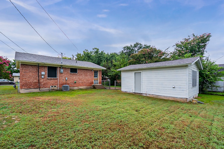 Photo 16 of 17 - 1008 Powell Rd, Mesquite, TX 75149