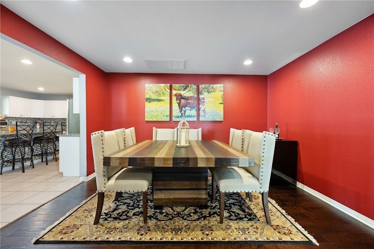 Photo 5 of 40 - 5617 Boros Dr, Austin, TX 78747