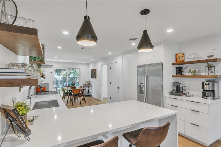 Photo 10 of 25 - 3014 E 12th St, Austin, TX 78702