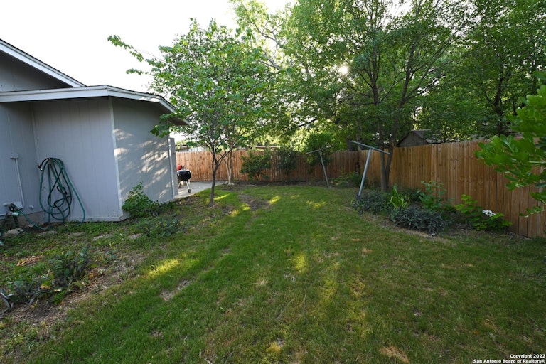 Photo 29 of 33 - 35 Storeywood Dr, San Antonio, TX 78213