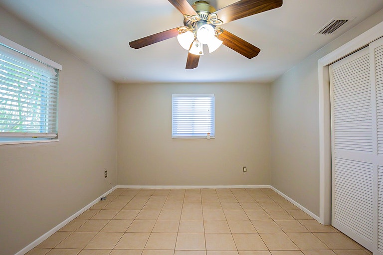 Photo 12 of 23 - 3252 Windfield Dr, Holiday, FL 34691