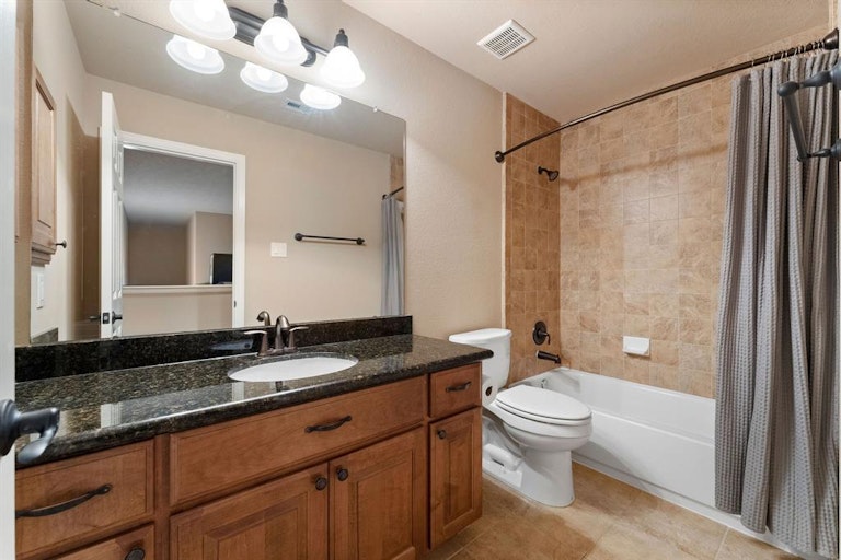 Photo 41 of 49 - 8722 Rosehedge Terrace Way, Richmond, TX 77406