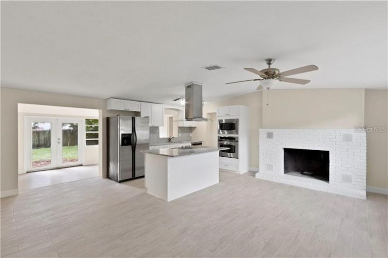 Photo 2 of 17 - 10542 Mary Lou Dr, Orlando, FL 32825