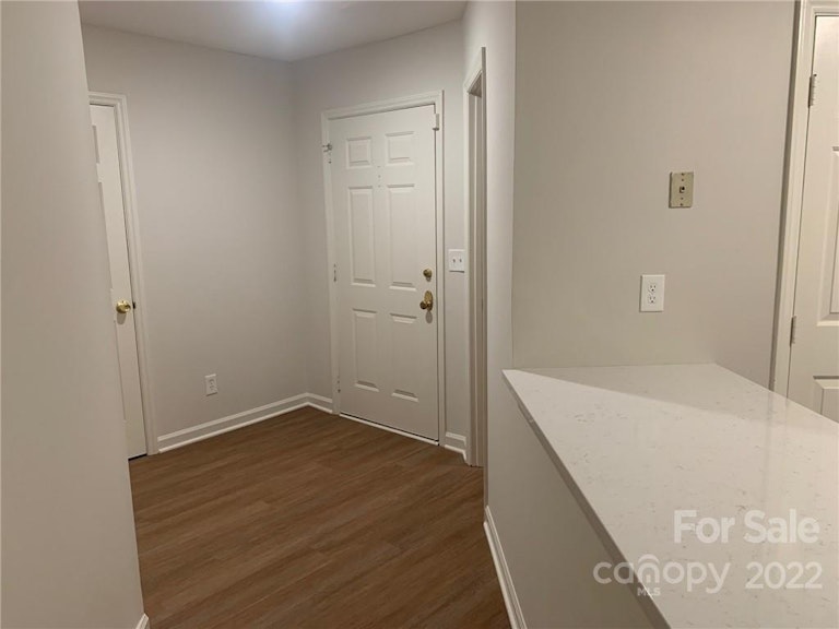 Photo 2 of 25 - 3807 Colony Crossing Dr, Charlotte, NC 28226