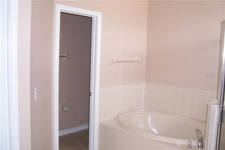 Photo 11 of 24 - 10924 Australian Pine Dr, Riverview, FL 33579