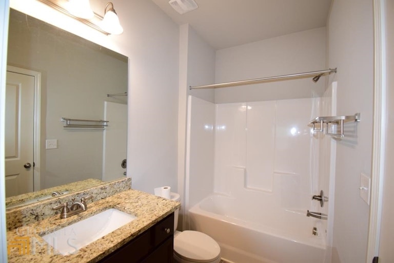 Photo 11 of 43 - 515 Palmetto Oaks Trl, Palmetto, GA 30268