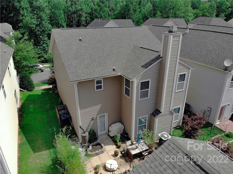 Photo 38 of 39 - 8112 Dumphries Dr, Huntersville, NC 28078