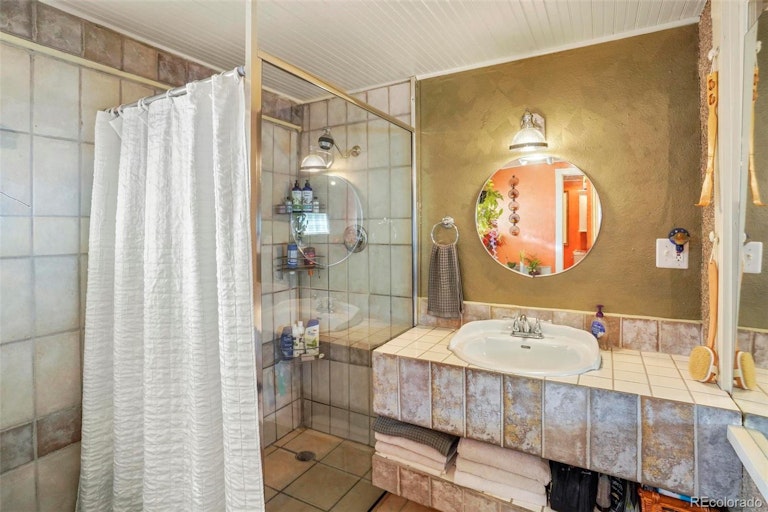 Photo 23 of 36 - 5677 S Louthan St, Littleton, CO 80120