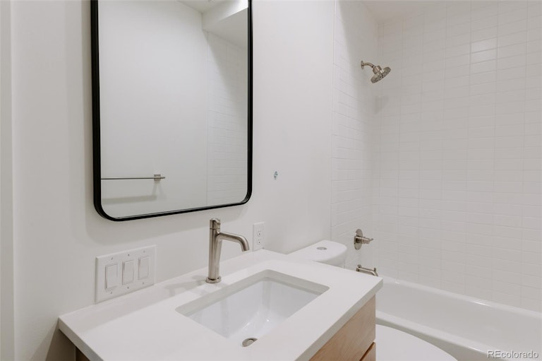 Photo 3 of 16 - 869 30th St, Denver, CO 80205