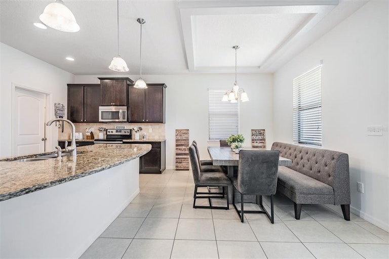 Photo 11 of 49 - 12430 Ballentrae Forest Dr, Riverview, FL 33579