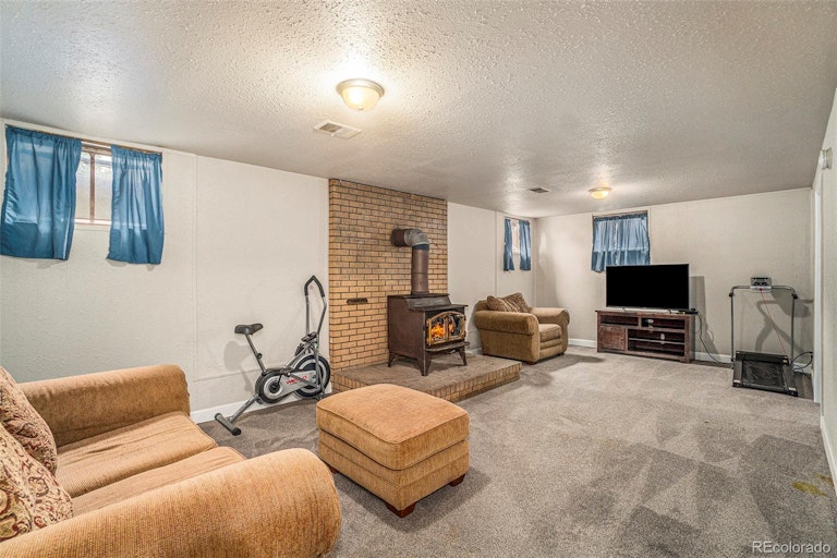 Photo 16 of 22 - 1681 Evelyn Ct, Denver, CO 80229