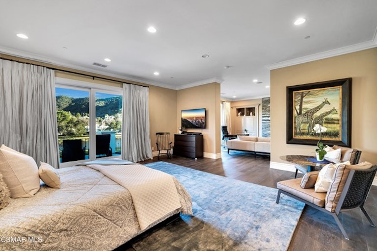 Photo 32 of 80 - 208 W Stafford Rd, Thousand Oaks, CA 91361