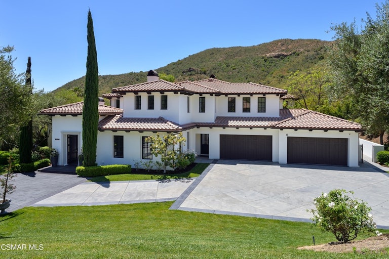 Photo 2 of 77 - 29462 Malibu View Ct, Agoura Hills, CA 91301