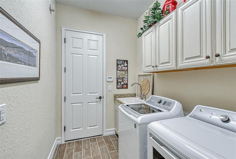 Photo 34 of 94 - 704 Moorings Way, Bradenton, FL 34212