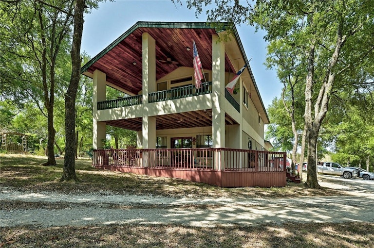 Photo 1 of 37 - 126 Deer Run Dr, Cedar Creek, TX 78612