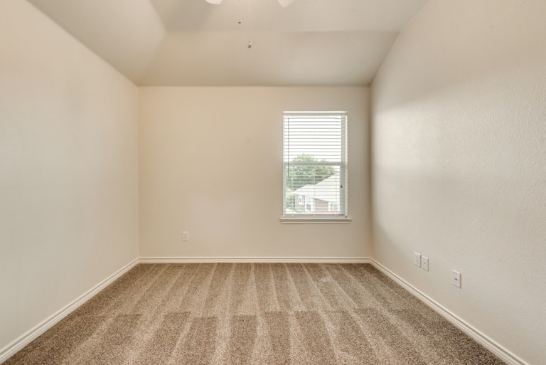Photo 27 of 37 - 229 Willowlake Dr, Little Elm, TX 75068