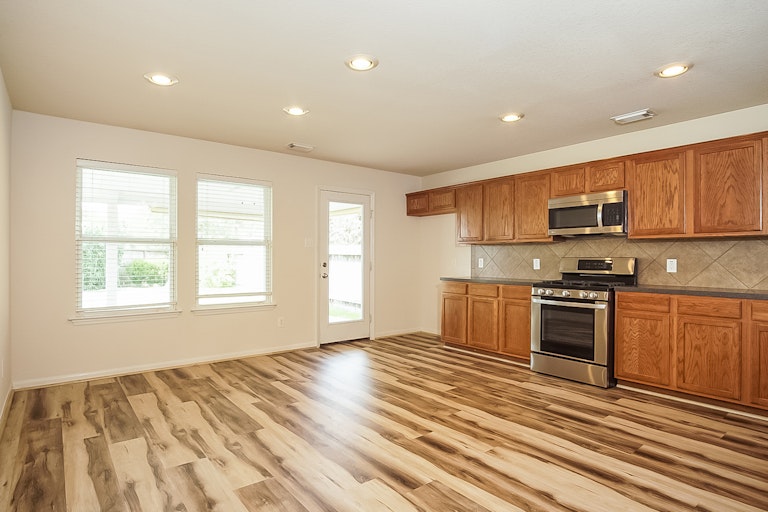 Photo 8 of 25 - 21123 Spur Ridge Ct, Richmond, TX 77406