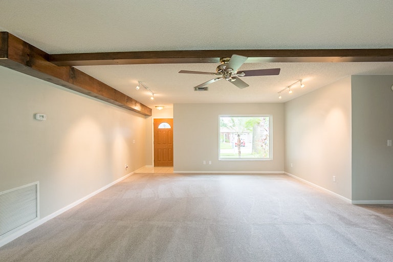 Photo 3 of 15 - 14529 Knoll Ridge Dr, Tampa, FL 33625