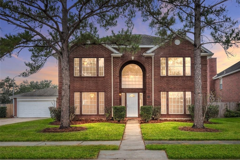 Photo 1 of 24 - 9414 Worfield Ct, Sugar Land, TX 77498