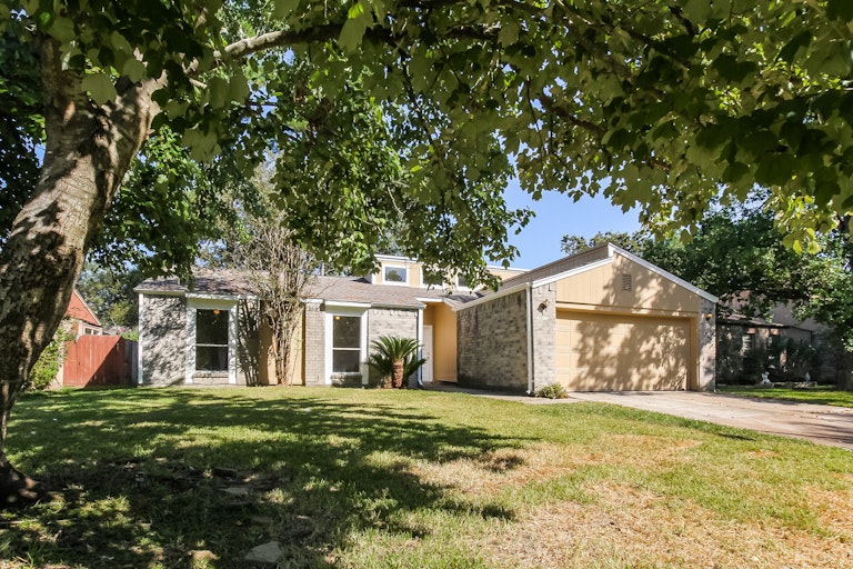 Photo 7 of 25 - 3911 Adonis Dr, Spring, TX 77373