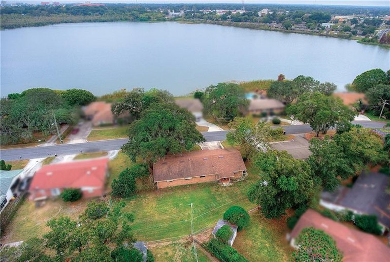 Photo 23 of 25 - 630 Candyce Ave, Lakeland, FL 33815