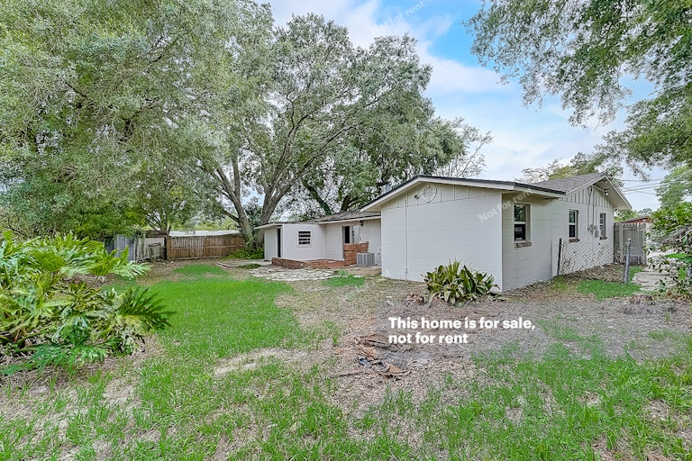 Photo 16 of 44 - 574 Valbon St, Orange Park, FL 32073