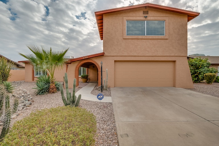 Photo 1 of 33 - 6309 E Acoma Dr, Scottsdale, AZ 85254