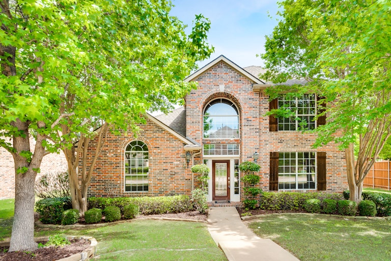 Photo 1 of 30 - 106 Forest Bend Dr, Coppell, TX 75019