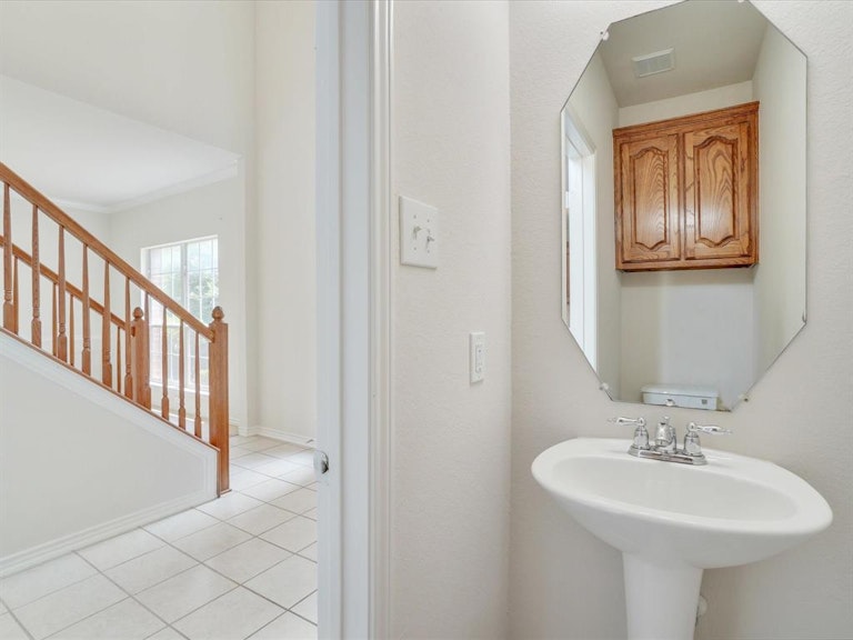 Photo 11 of 36 - 3720 Neptune Cir, Frisco, TX 75033