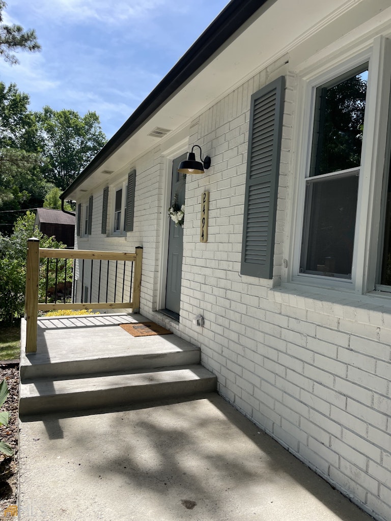 Photo 1 of 28 - 2494 Windmere Dr, Norcross, GA 30071