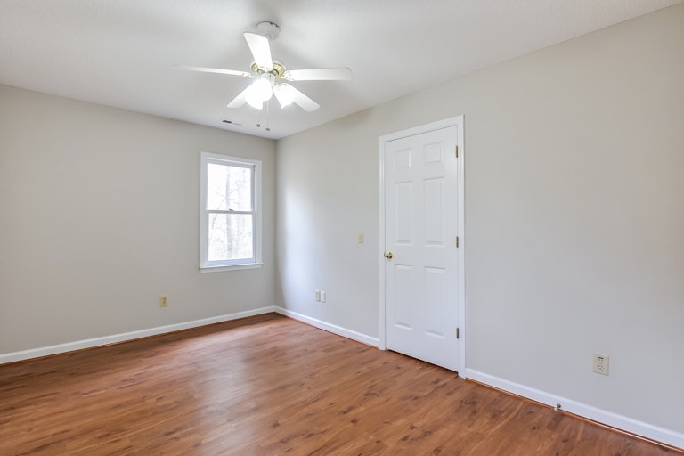 Photo 16 of 25 - 813 Starfield Ct, Fuquay Varina, NC 27526