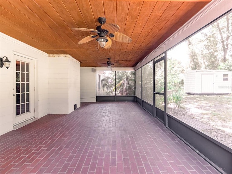 Photo 25 of 32 - 2114 Arch McDonald Dr, Dover, FL 33527