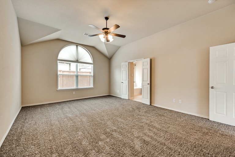 Photo 16 of 26 - 8961 Riscky Trl, Fort Worth, TX 76244