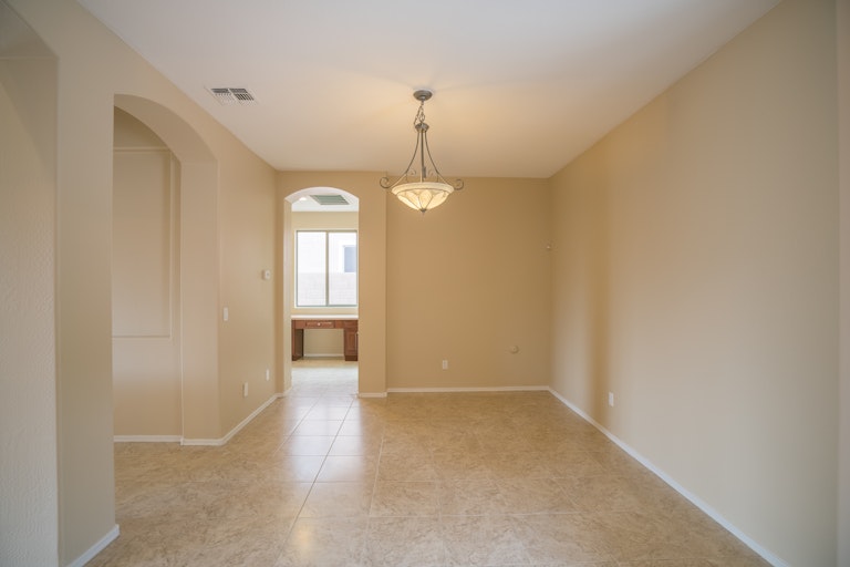 Photo 14 of 32 - 15637 W Yucatan Dr, Surprise, AZ 85379