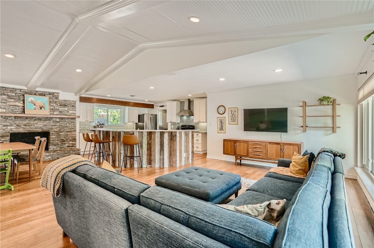 Photo 5 of 29 - 5810 N Hampton Dr, Austin, TX 78723