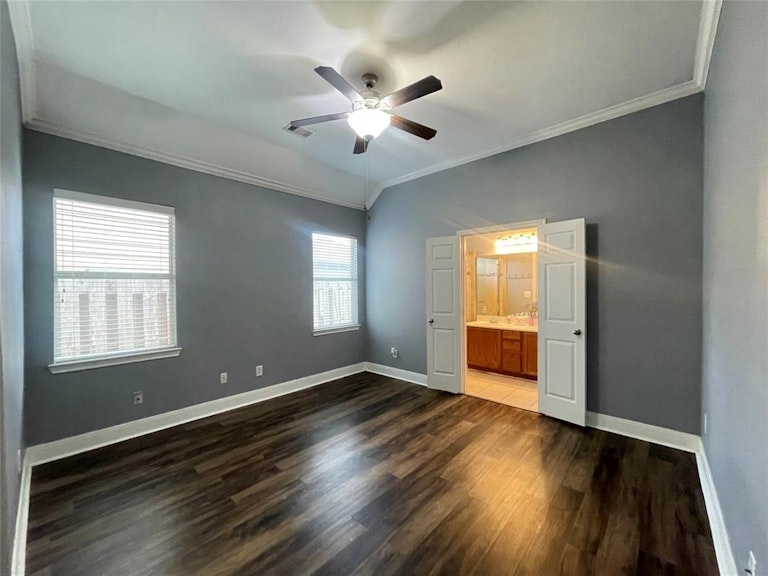 Photo 15 of 21 - 7219 Golden Star Dr, Houston, TX 77083