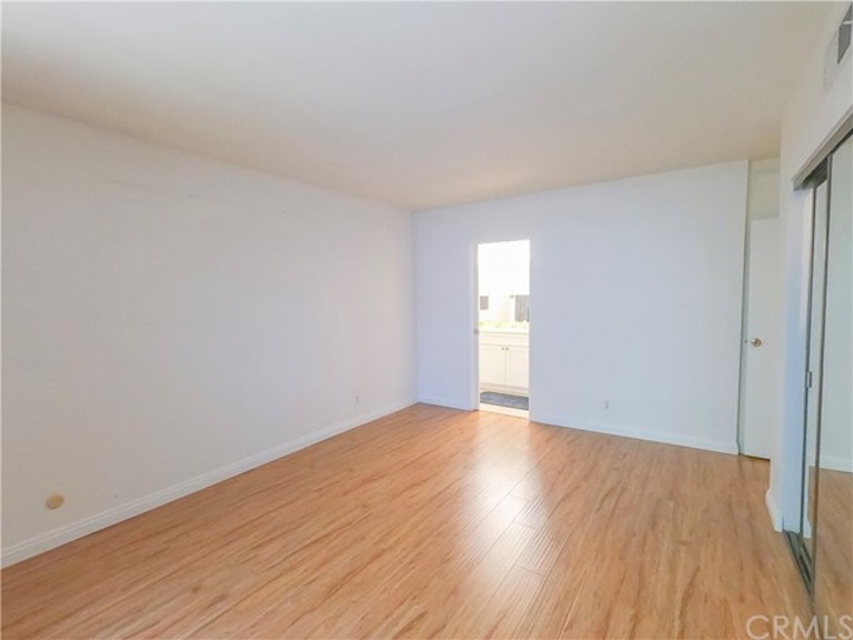 Photo 21 of 32 - 1900 W Glenoaks Ave Unit C, Anaheim, CA 92801