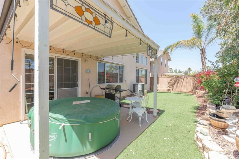 Photo 25 of 38 - 1335 Longwood Pines Ln, Corona, CA 92881