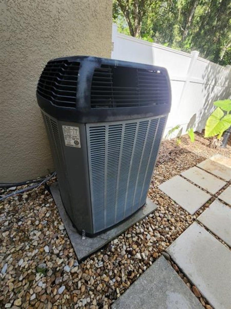 Photo 29 of 71 - 8105 Stone Leaf Ln, Tampa, FL 33647