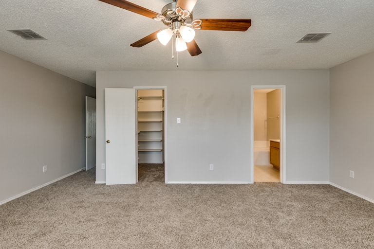 Photo 20 of 31 - 1312 Rambling Brook Trl, Denton, TX 76210